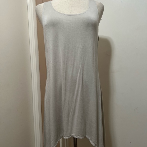 LOGO Layers by Lori Goldstein Gray Crew Neck Tank Top Asymmetric Size M. - Picture 2 of 8